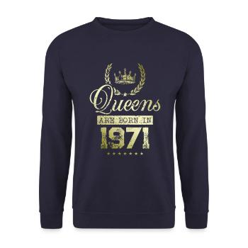 Queens born in 1971 - Unisex Pullover - Navy - Vorne - Alina (178cm) & Michal (187cm)