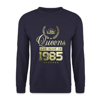 Queens born in 1985 - Unisex Pullover - Navy - Vorne - Alina (178cm) & Michal (187cm)