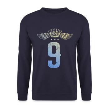 9 Zahl Krone - Unisex Pullover - Navy - Vorne - Alina (178cm) & Michal (187cm)