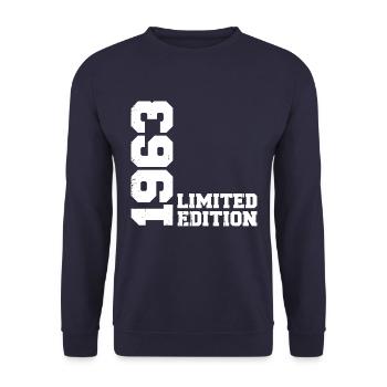 Vintage 1963 Classic 1963 Anniversary Gift - Unisex Sweatshirt - navy - Front - Alina (178cm) & Michal (187cm)