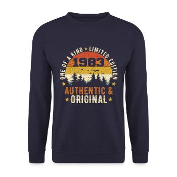 Original 1983 Geburtstagsgeschenk 1983 authentisch - Unisex Pullover - Navy - Vorne - Alina (178cm) & Michal (187cm)