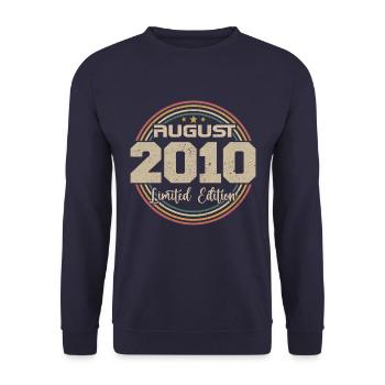 Vintage Born August 2010 Birthday Gift 2010 - Unisex Sweatshirt - navy - Front - Alina (178cm) & Michal (187cm)