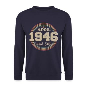 April 1946 Retro April 1946 Geburtstagsgeschenk - Unisex Pullover - Navy - Vorne - Alina (178cm) & Michal (187cm)