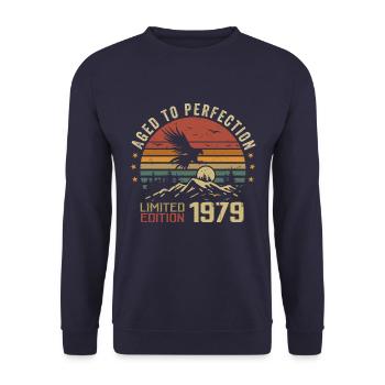 Vintage 1979 Limited Edition 1979 Retro 1979 - Unisex Sweatshirt - navy - Front - Alina (178cm) & Michal (187cm)