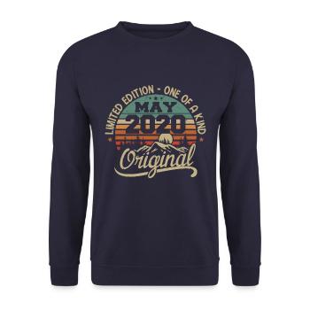 Mai 2020 Geburtstag Mai 2020 Geschenk 2020 Mai - Unisex Pullover - Navy - Vorne - Alina (178cm) & Michal (187cm)