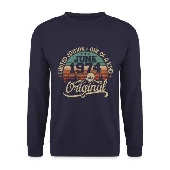 1974 Juni 1974 Original - Juni 1974 Jubiläum - Unisex Pullover - Navy - Vorne - Alina (178cm) & Michal (187cm)