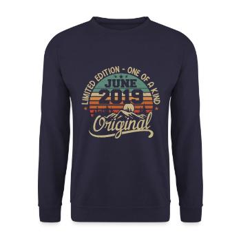 2019 Juni 2019 Original - Juni 2019 Jubiläum - Unisex Pullover - Navy - Vorne - Alina (178cm) & Michal (187cm)