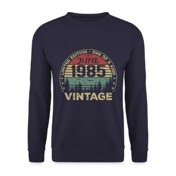 Cadeau Juin 1985 Anniversaire Juin 1985 Juin 1985 - Sweat-shirt Unisexe - marine - Devant - Alina (178cm) & Michal (187cm)