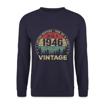 Juli 1946 Geburtstagsgeschenk Jahrgang 1946 - Unisex Pullover - Navy - Vorne - Alina (178cm) & Michal (187cm)