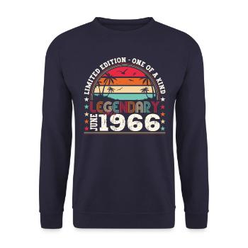 Légende Juin 1966 56ème Anniversaire Cadeau Hommes - Sweat-shirt Unisexe - marine - Devant - Alina (178cm) & Michal (187cm)