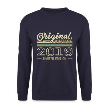 2019 Anniversaire Rétro 2019 Original 2019 Vintage - Sweat-shirt Unisexe - marine - Devant - Alina (178cm) & Michal (187cm)