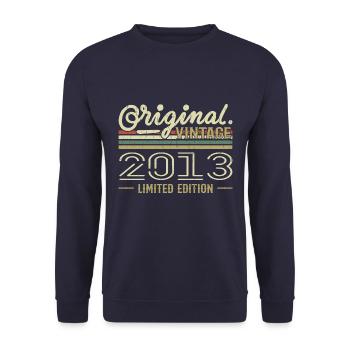 2013 Anniversaire Rétro 2013 Original 2013 Vintage - Sweat-shirt Unisexe - marine - Devant - Alina (178cm) & Michal (187cm)