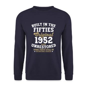 Built in the fifties 1952 70. Geburtstag Herren - Unisex Pullover - Navy - Vorne - Alina (178cm) & Michal (187cm)