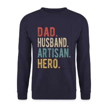 Artisan Papa Mari Héros - Sweat-shirt Unisexe - marine - Devant - Alina (178cm) & Michal (187cm)