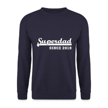 Superdad since 2019 - Unisex Pullover - Navy - Vorne - Alina (178cm) & Michal (187cm)