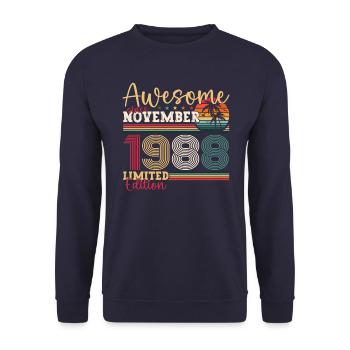 Original November 1988 34. Geburtstag Geschenk - Unisex Pullover - Navy - Vorne - Alina (178cm) & Michal (187cm)