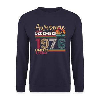 Décembre Né en 1976 Cadeau de 46e anniversaire - Sweat-shirt Unisexe - marine - Devant - Alina (178cm) & Michal (187cm)