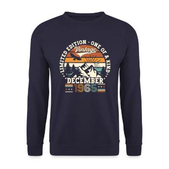 Né en décembre 1965 Cadeau de 57e anniversaire - Sweat-shirt Unisexe - marine - Devant - Alina (178cm) & Michal (187cm)