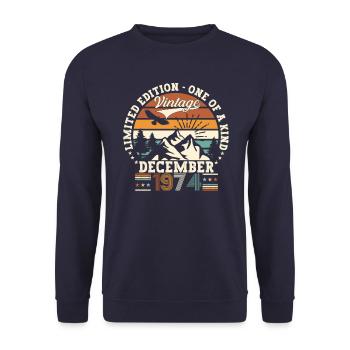 Décembre Né en 1974 Cadeau de 48e anniversaire - Sweat-shirt Unisexe - marine - Devant - Alina (178cm) & Michal (187cm)