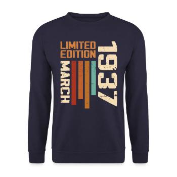 Mars 1937 Anniversaire 1937 Retro 1937 Mars - Sweat-shirt Unisexe - marine - Devant - Alina (178cm) & Michal (187cm)