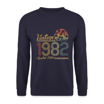 Vintage 1982 Limited Edition - Unisex Pullover - Navy - Vorne - Alina (178cm) & Michal (187cm)