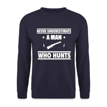 Ne sous-estimez jamais un homme qui chasse - Sweat-shirt Unisexe - marine - Devant - Alina (178cm) & Michal (187cm)