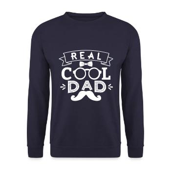 Ein echt cooler Dad, Ein echt cooler Vater - Unisex Pullover - Navy - Vorne - Alina (178cm) & Michal (187cm)