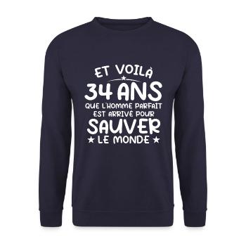 34 Jahre alt Geschenk 34 Jahre Original Geschenk Männer 34 Jahre alt - Unisex Pullover - Navy - Vorne - Alina (178cm) & Michal (187cm)