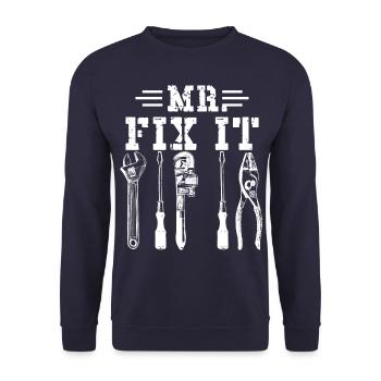 Ehemann Mann Mr fix it, er kann alles reparieren - Unisex Pullover - Navy - Vorne - Alina (178cm) & Michal (187cm)