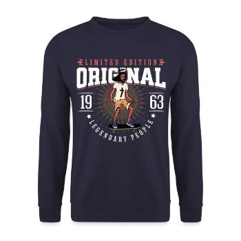 geboren 1963 Vintage Jahrgang 1963 Jesus Design - Unisex Pullover - Navy - Vorne - Alina (178cm) & Michal (187cm)