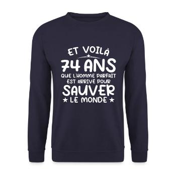 74 ans Cadeau 74 ans Original Cadeau Homme 74 ans - Sweat-shirt Unisexe - marine - Devant - Alina (178cm) & Michal (187cm)