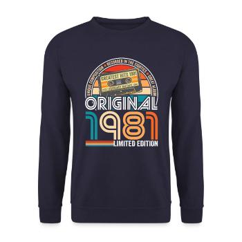 Geburtstag 1981 Retro Vintage Kassette Tape - Unisex Pullover - Navy - Vorne - Alina (178cm) & Michal (187cm)