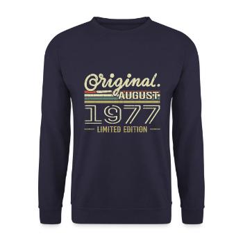 August 1977 Geburtstag August 1977 August 1977 Retro - Unisex Pullover - Navy - Vorne - Alina (178cm) & Michal (187cm)