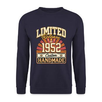 Limited 1952 Lustige Sprüche Geschenk Geburtstag - Unisex Pullover - Navy - Vorne - Alina (178cm) & Michal (187cm)