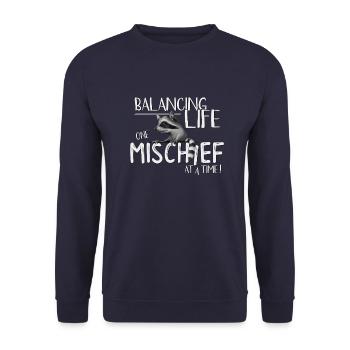 Équilibrer la vie, une espièglerie à la fois ! Raton laveur - Sweat-shirt Unisexe - marine - Devant - Alina (178cm) & Michal (187cm)