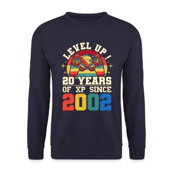 Level 20 2002 Anniversary Gamer 20 Jahre - Unisex Pullover - Navy - Vorne - Alina (178cm) & Michal (187cm)