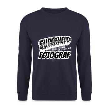 Superheld, clever getarnt als Fotograf - Unisex Pullover - Navy - Vorne - Alina (178cm) & Michal (187cm)