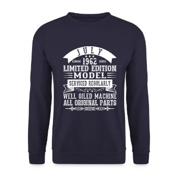 Juillet 1962 - cadeau du 60e anniversaire. Génial. - Sweat-shirt Unisexe - marine - Devant - Alina (178cm) & Michal (187cm)
