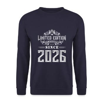 2026 limited edition - Unisex Pullover - Navy - Vorne - Alina (178cm) & Michal (187cm)