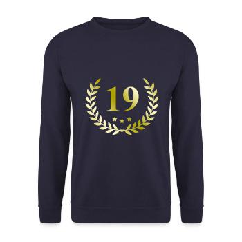 19 Zahl Kranz - Unisex Pullover - Navy - Vorne - Alina (178cm) & Michal (187cm)