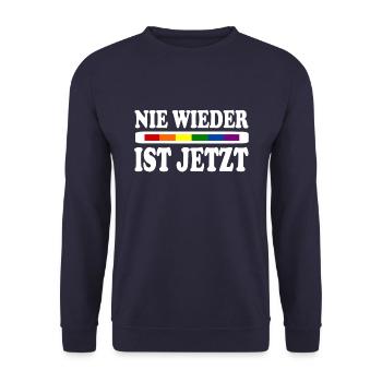 Nie wieder ist jetzt - Unisex Pullover - Navy - Vorne - Alina (178cm) & Michal (187cm)