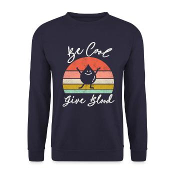 Be cool, give Blood! With Retro Sunset - Unisex Pullover - Navy - Vorne - Alina (178cm) & Michal (187cm)