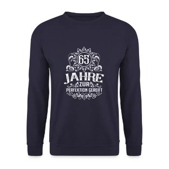 65. Geburtstag Sprüche Zur Perfektion gereift - Unisex Pullover - Navy - Vorne - Alina (178cm) & Michal (187cm)