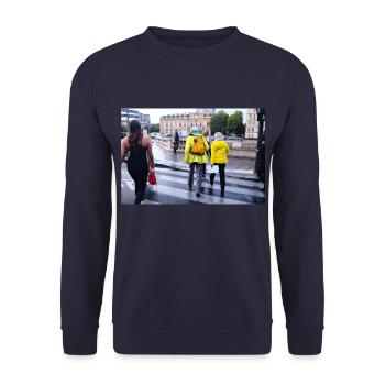 Photo of a couple in yellow kway in Paris - Unisex Sweatshirt - navy - Front - Alina (178cm) & Michal (187cm)