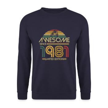 Jahrgang 1981 geboren Retro 1981 Geschenk - Unisex Pullover - Navy - Vorne - Alina (178cm) & Michal (187cm)