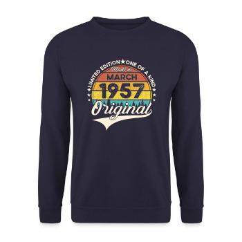 66e anniversaire Mann Original March Né en 1957 - Sweat-shirt Unisexe - marine - Devant - Alina (178cm) & Michal (187cm)