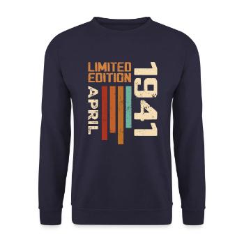 Geboren im April 1941 Geburtstagsgeschenk 1941 Retro - Unisex Pullover - Navy - Vorne - Alina (178cm) & Michal (187cm)