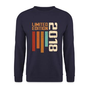 Vintage 2018 Retro 2018 Birthday Gift - Unisex Sweatshirt - navy - Front - Alina (178cm) & Michal (187cm)