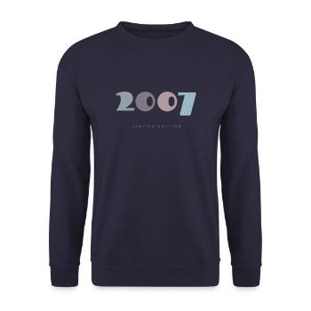 2007 Retro Year Design - Born 2007 Birthday Gift - Unisex Sweatshirt - navy - Front - Alina (178cm) & Michal (187cm)