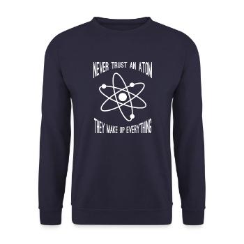 Atome machen alles aus - Unisex Pullover - Navy - Vorne - Alina (178cm) & Michal (187cm)